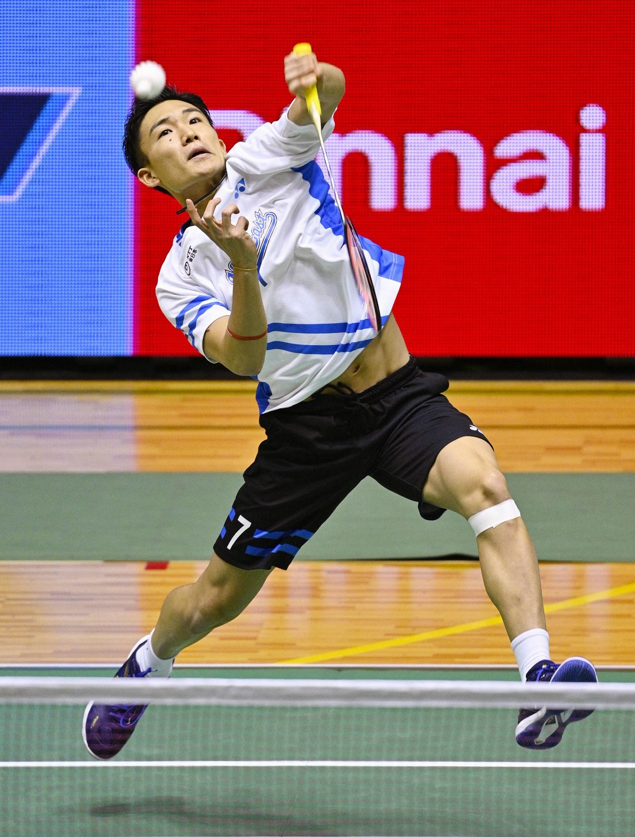 En el Campeonato Nacional de Japón celebrado en diciembre de 2020, Momota consiguió su cuarta victoria en individual masculino, tres de ellas en los tres últimos años. Fue un broche de oro a su regreso a la competición tras 11 meses de ausencia. (Jiji Press)