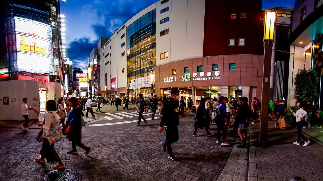 El complejo de tiendas Atré se inauguró en el edificio de la estación de Akihabara en 2010. El paisaje urbano ha experimentado una moderna transformación en la última década.