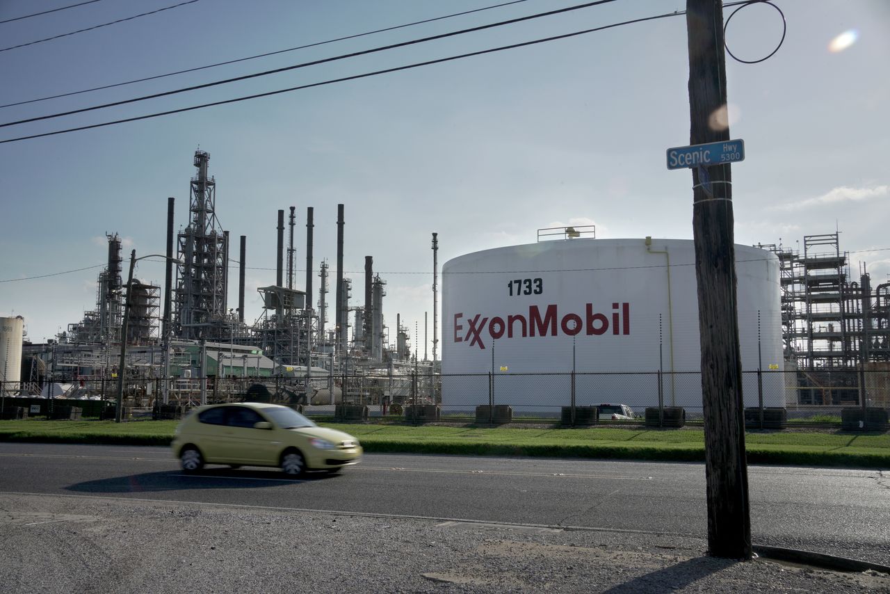 Imagen de archivo de la refinería de ExxonMobil en Baton Rouge, Luisiana, EEUU. 15 mayo 2021. REUTERS/Kathleen Flynn