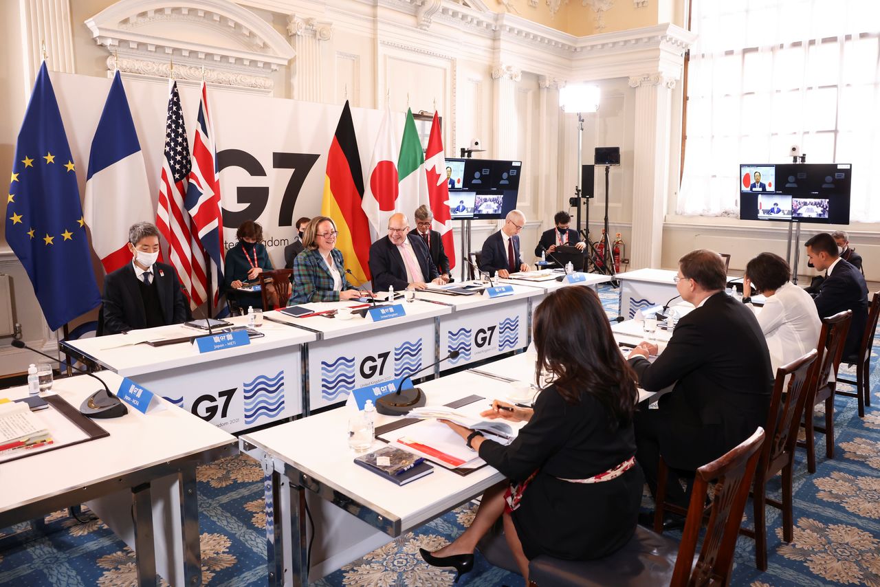 Foto del viernes de los ministros de Comercio del G7 reunidos en Londres. 
Oct 22, 2021. REUTERS/Henry Nicholls/