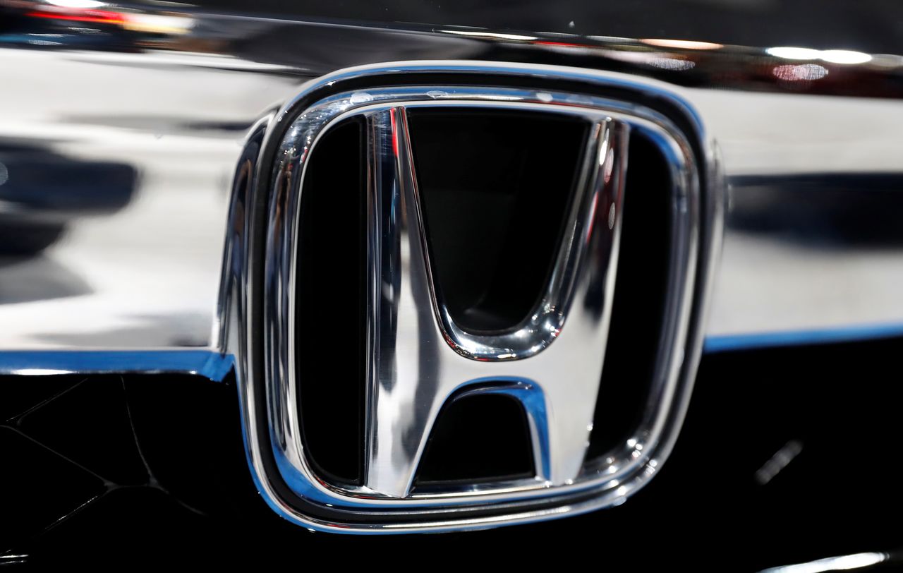 FOTO DE ARCHIVO: El logotipo de Honda en un coche Honda expuesto en el Salón del Automóvil de Nueva York en el barrio de Manhattan de la ciudad de Nueva York, Nueva York, Estados Unidos, 29 de marzo de 2018. REUTERS/Shannon Stapleton