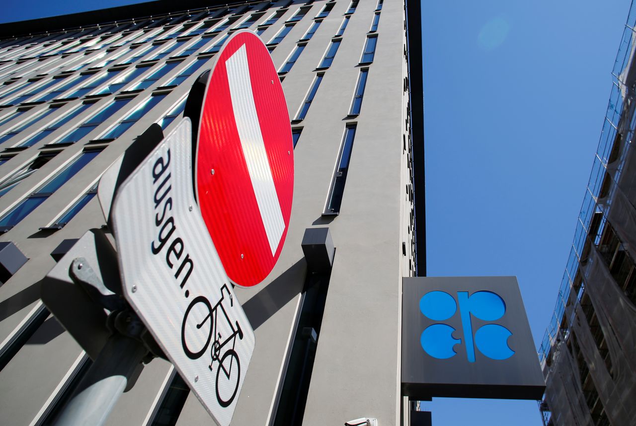 Foto de archivo del logo de la OPEP en la sede del grupo en Viena
Abr 9, 2020.  REUTERS/Leonhard Foeger