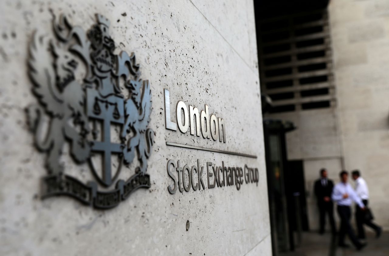 La entrada de la Bolsa de Londres, Gran Bretaña, 15 agosto 2017.
REUTERS/Neil Hall