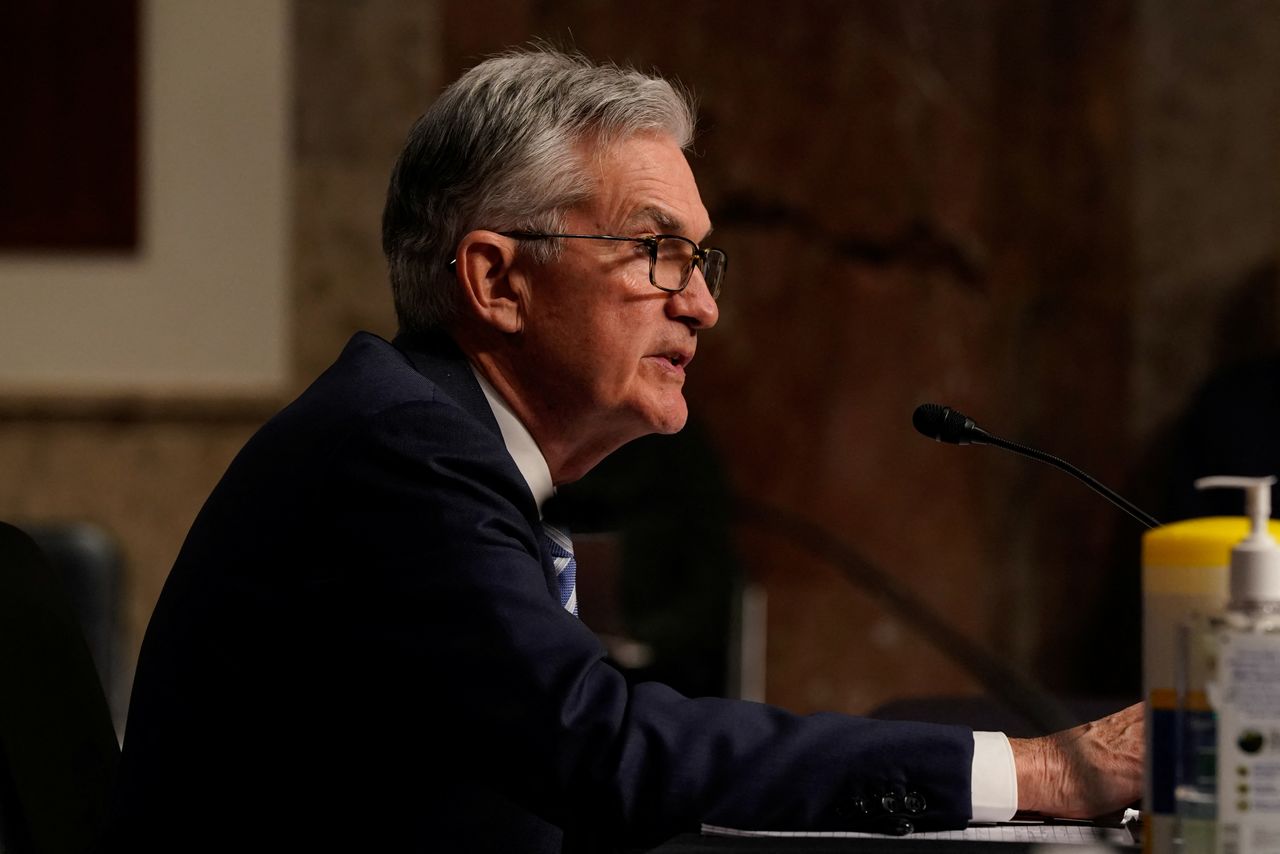 FOTO DE ARCHIVO: El presidente de la Reserva Federal, Jerome Powell, presenta testimonio ante Comisión Bancaria del Senad, Capitolio, Washington, EEUU, 30 noviembre 2021.
REUTERS/Elizabeth Frantz