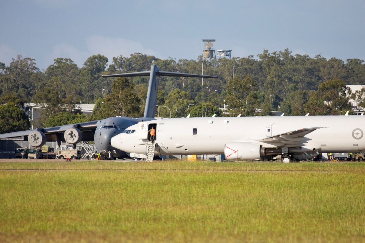 Un avión P-8 Poseidón de la Real Fuerza Aérea Australiana se prepara para salir de la Base RAAF de Amberley, Queensland, para evaluar los daños en Tonga después de que la erupción de un volcán submarino desencadenara un tsunami y cubriera de ceniza la isla del Pacífico, en Amberley, Australia 17 de enero de 2022. LACW Emma Schwenke/Departamento de Defensa de Australia/Handout via REUTERS. ATENCIÓN EDITORES -  ESTA IMAGEN HA SIDO ENTREGADA POR UN TERCERO. NO DISPONIBLE PARA REVENTA NI ARCHIVO. CREDITO OBLIGATORIO