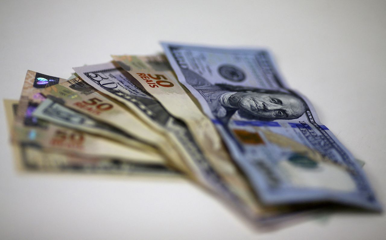 Billetes de dólar
 REUTERS/Ricardo Moraes