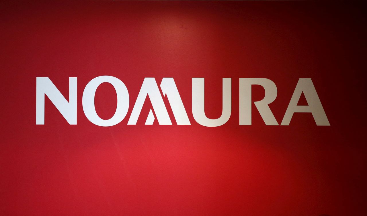 FOTO DE ARCHIVO: El logotipo de Nomura en Tokio, Japón, el 1 de diciembre de 2015. REUTERS/Toru Hanai
