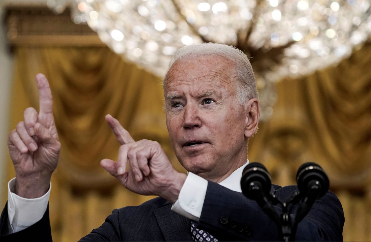 U.S.  President Joe Biden delivers remarks on evacuation efforts and the ongoing situation in Afghanistan during a speech in the East Room at the White House in Washington, U.S., August 20, 2021. REUTERS/Ken Cedeno