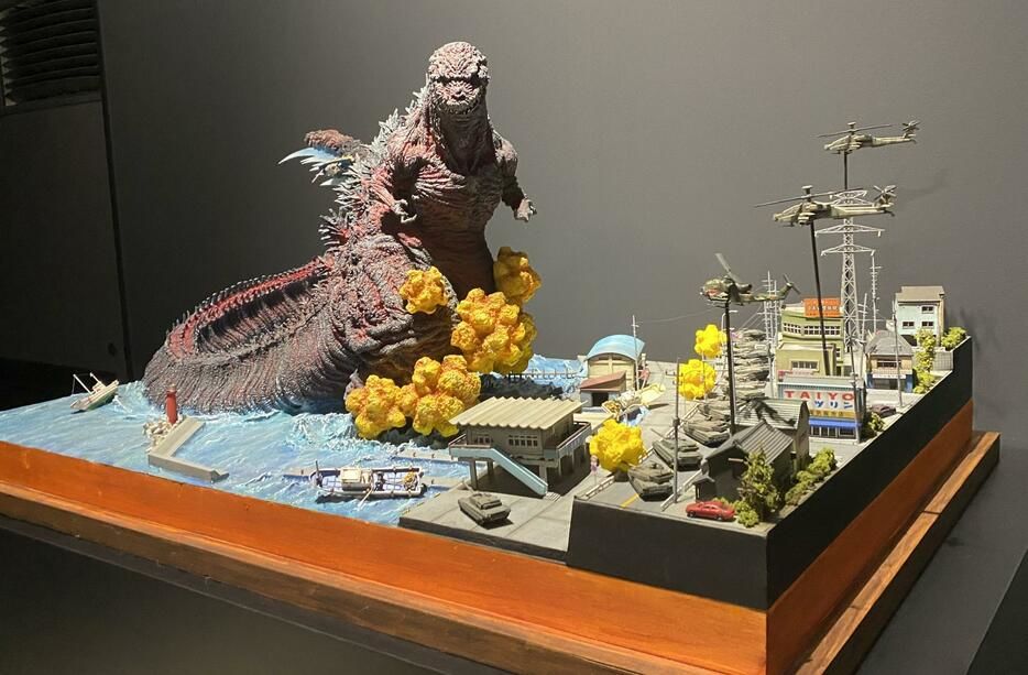 Una maqueta del ataque de Godzilla a la isla Awaji que se puede disfrutar en la primera exposición permanente de Godzilla del mundo. Es una de las obras que solo se pueden ver en este lugar. Presentado en la tarde del día 8 en la ciudad de Awaji, prefectura de Hyōgo.