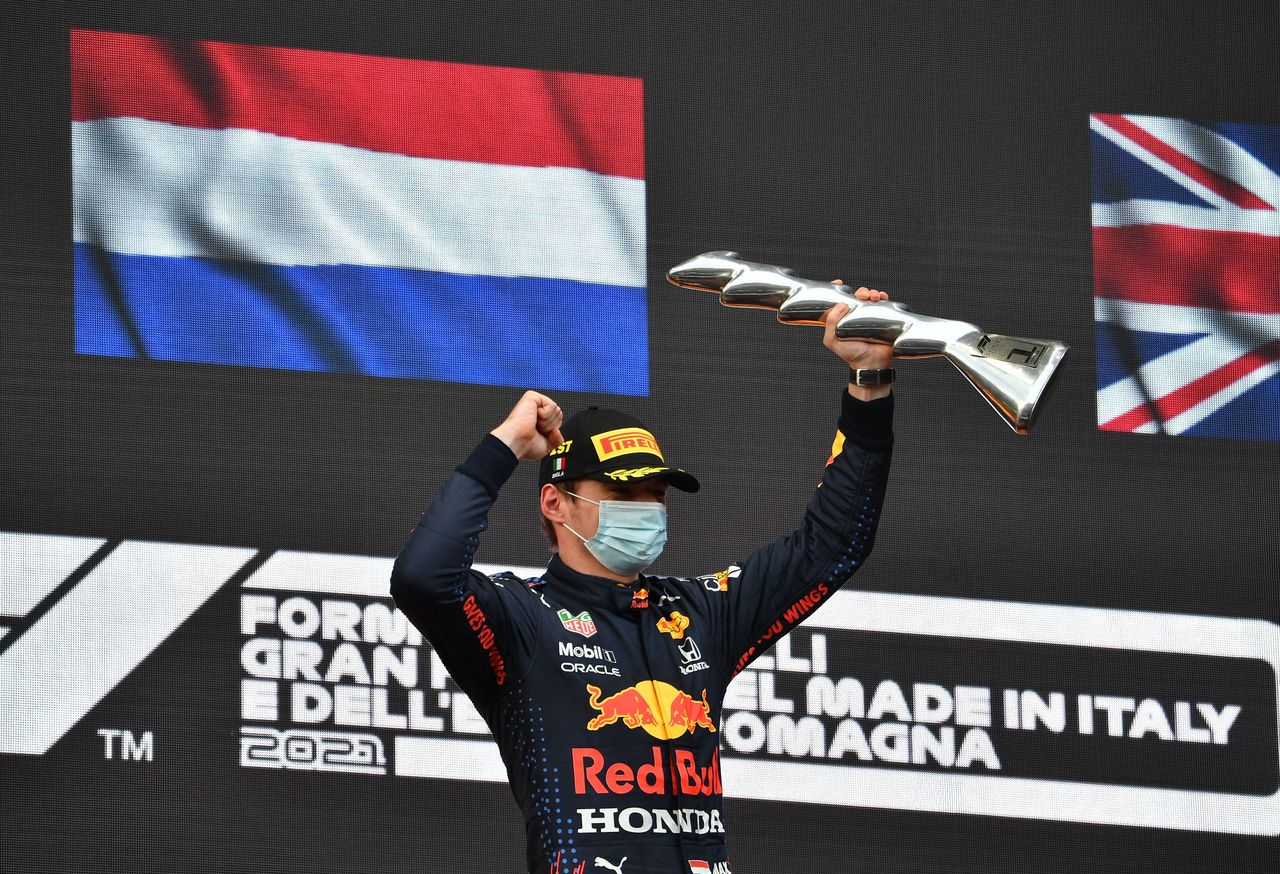 Foto del domingo del piloto de Red Bull Max Verstappen celebrando tras ganar en Imola. 
- Abril 18, 2021 
REUTERS/Jennifer Lorenzini
