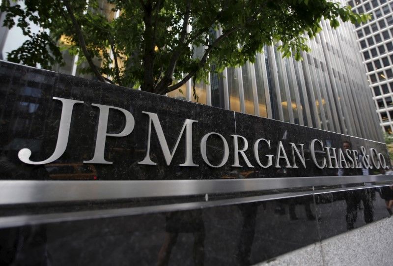 Foto de archivo del exterior del edificio corporativo de JP Morgan Chase & Co. en Nueva York.  
May 20, 2015.  REUTERS/Mike Segar