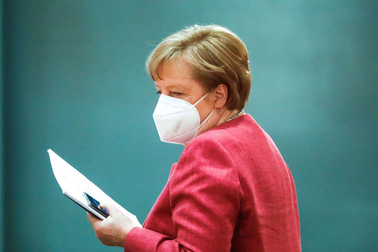 Foto de archivo - La canciller alemana Angela Merkel comprometió su apoyo a Argentina en la renegociación de deuda con el FMI. Apr 27, 2021. REUTERS/Markus Schreiber