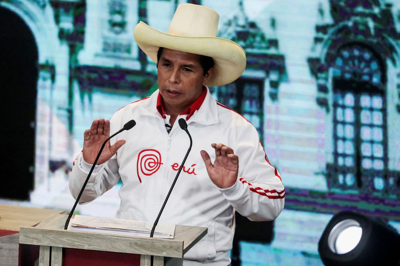 FOTO DE ARCHIVO: El candidatos socialista a la presidencia de Perú, Pedro Castillo, durante un debate celebrado en Arequipa, Peré, el 30 de mayo de 2021. REUTERS/Sebastián Castañeda/Pool