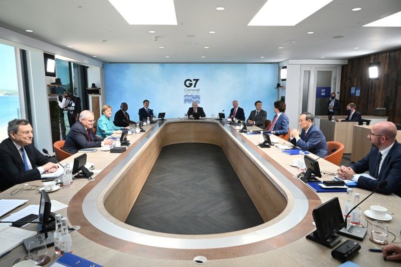Líderes del G7 durante una sesión de trabajo en Carbis Bay, Cornwall, Inglaterra, Junio 12, 2021. Leon Neal/Pool vía REUTERS
