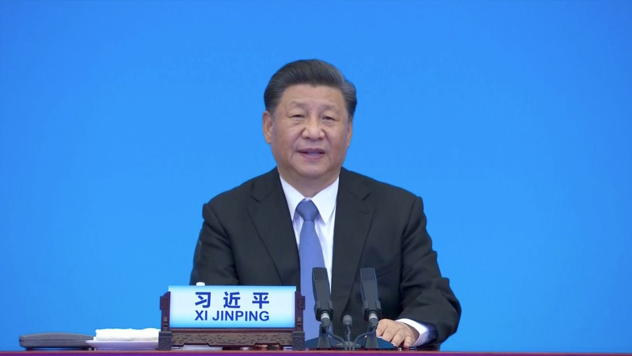 El presidente chino, Xi Jinping, pronuncia un discurso desde Pekín en la cumbre multilateral de partidos.  Julio 6, 2021. CCTV via Reuters TV. ATENCIÓN EDITORES: ESTA IMAGEN HA SIDO PROVISTA POR UNA TERCERA PARTE.