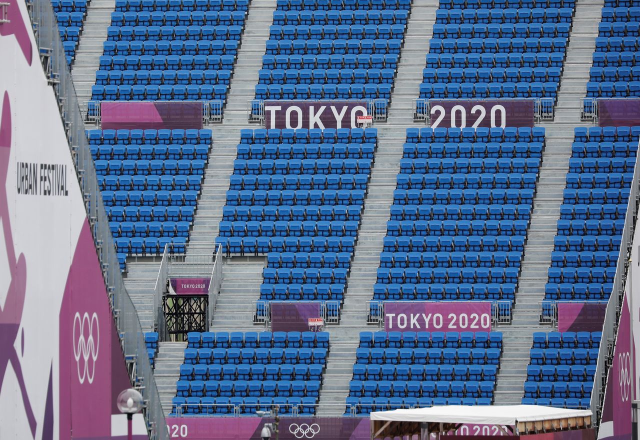 Asientos en el Parque Deportivo Urbano de Ariake, sede de los Juegos Olímpicos de Tokio 2020, en Tokio, Japón, 9 de julio de 2021. REUTERS/Kim Kyung-Hoon