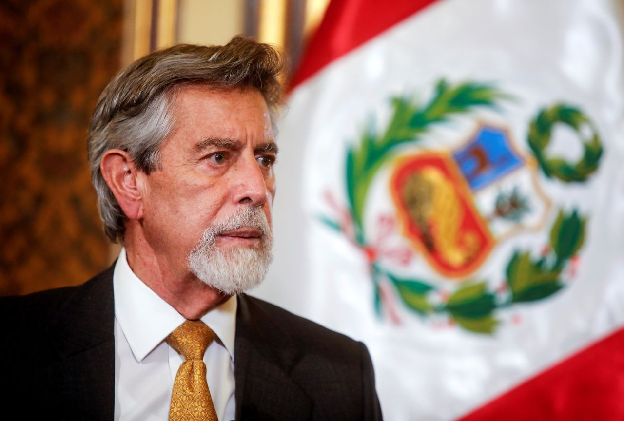 Foto de archivo del Presidente  interino de Peru, Francisco Sagasti, en una entrevista con Reuters en Lima
Nov 19, 2020. REUTERS/Sebastian Castaneda
