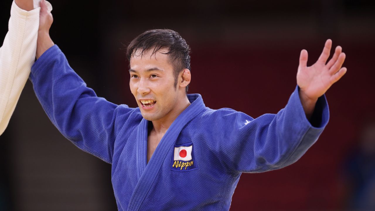 Jul 24, 2021. 
Foto del sábado del judoca japonés Naohisa Takato celebrando tras ganar el oro en la prueba de hasta 60 kilos. 
REUTERS/Hannah Mckay