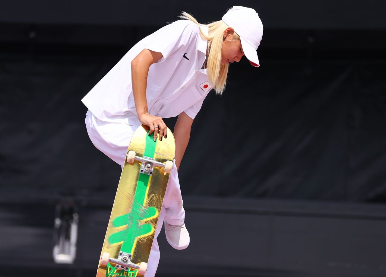 Jul 26, 2021. 
Foto del lunes de la japonesa Aori Nishimura en acción en una e las pruebas de skate de los Juegos de Tokio. 
 REUTERS/Lucy Nicholson