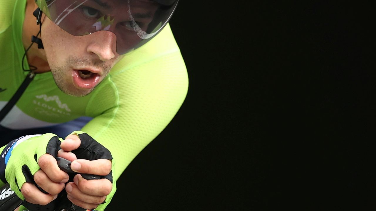 Jul 28, 2021. 
Foto del miércoles del esloveno Primoz Roglic en la prueba contrarreloj en carretera de los Juegos de Tokio.
 REUTERS/Christian Hartmann