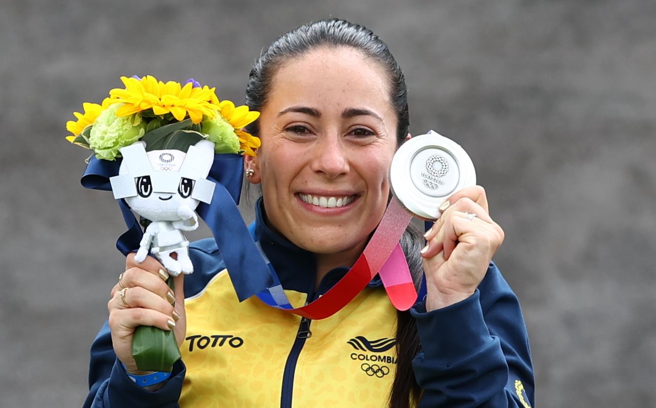 Jul 30, 2021. 
Foto del viernes de la colombiana  Mariana Pajon con su medalla de plata en BMX. 
REUTERS/Matthew Childs