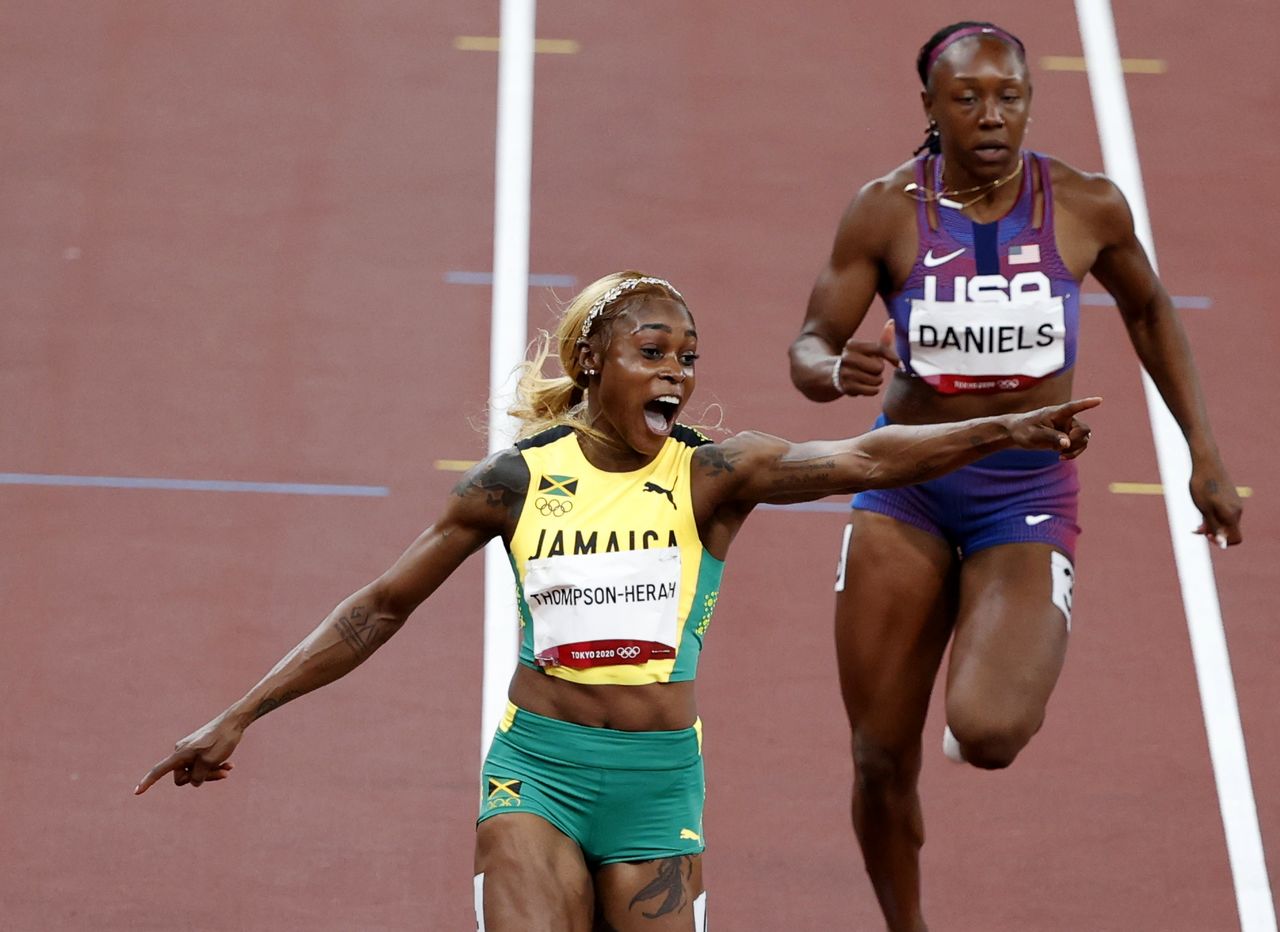 Jul 31, 2021. 
Foto del sábado de la jamaicana Elaine Thompson-Herah celebrando tras ganar la final de los 100 metros planos. 
 REUTERS/Phil Noble