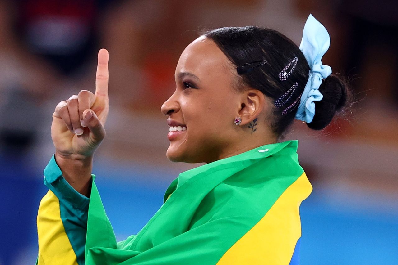 Ago 1, 2021.  
Foto del domingo de la gimnasta brasileña Rebeca Andrade celebrando tras ganar el oro en la final de salto. 
REUTERS/Lindsey Wasson