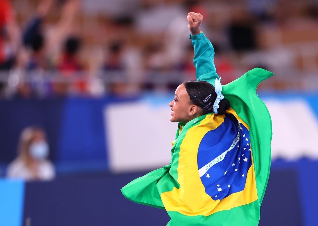 Ago 1, 2021.  
Foto del domingo de la gimnasta brasileña Rebeca Andrade celebrando tras ganar el oro en la final de salto. 

REUTERS/Lisi Niesner