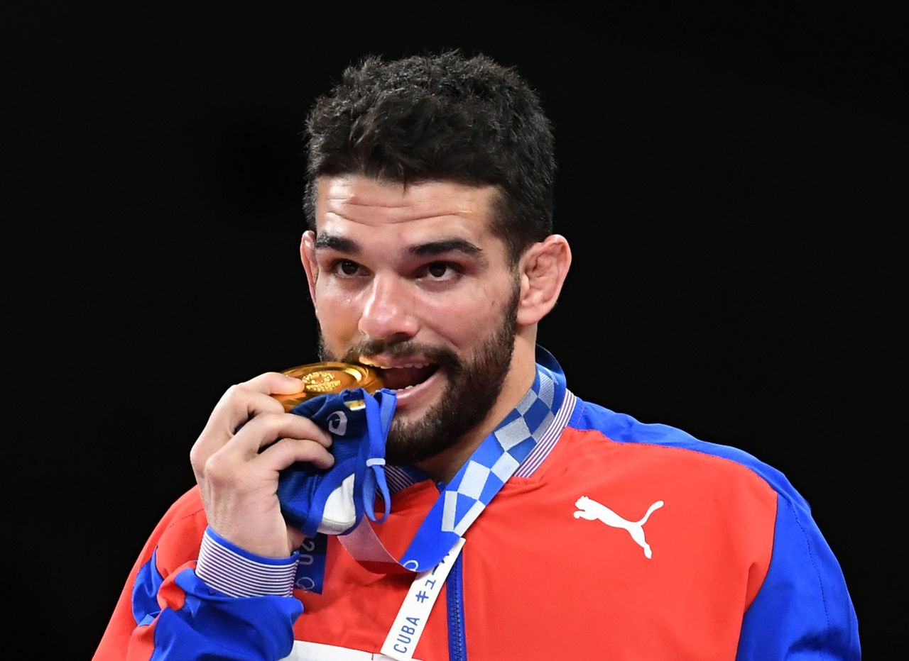 Ago 2, 2021. 
Foto del lunes del cubano  Luis Alberto Orta Sanchez con la medalla de oro en lucha grecorromana 60 kilos. 
REUTERS/Piroschka Van De Wouw