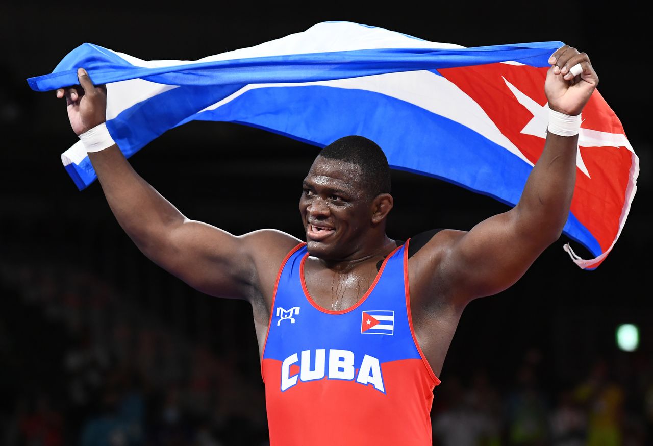 Ago  2, 2021. 
Foto del lunes del cubano Mijain Lopez celebrando tras ganar el oro en lucha grecorromana 130 kilos. 
REUTERS/Piroschka Van De Wouw