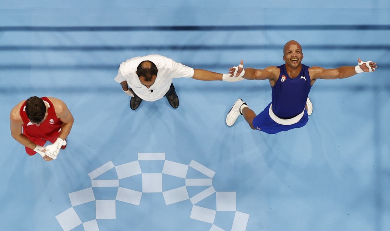 Ago 3, 2021 
Foto del martes del cubano Roniel Iglesias tras ganar el oro en boxeo. 
REUTERS/Ueslei Marcelino