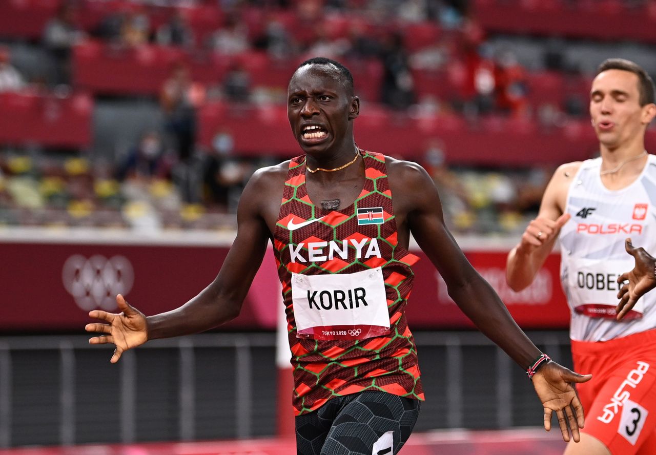 Ago  4, 2021.  
Foto del miércoles del keniano Emmanuel Kipkurui Korir celebrando al ganar la final de los 800 mts, libres, y del polaco Patryk Dobek, medalla de bronce. 

REUTERS/Dylan Martinez