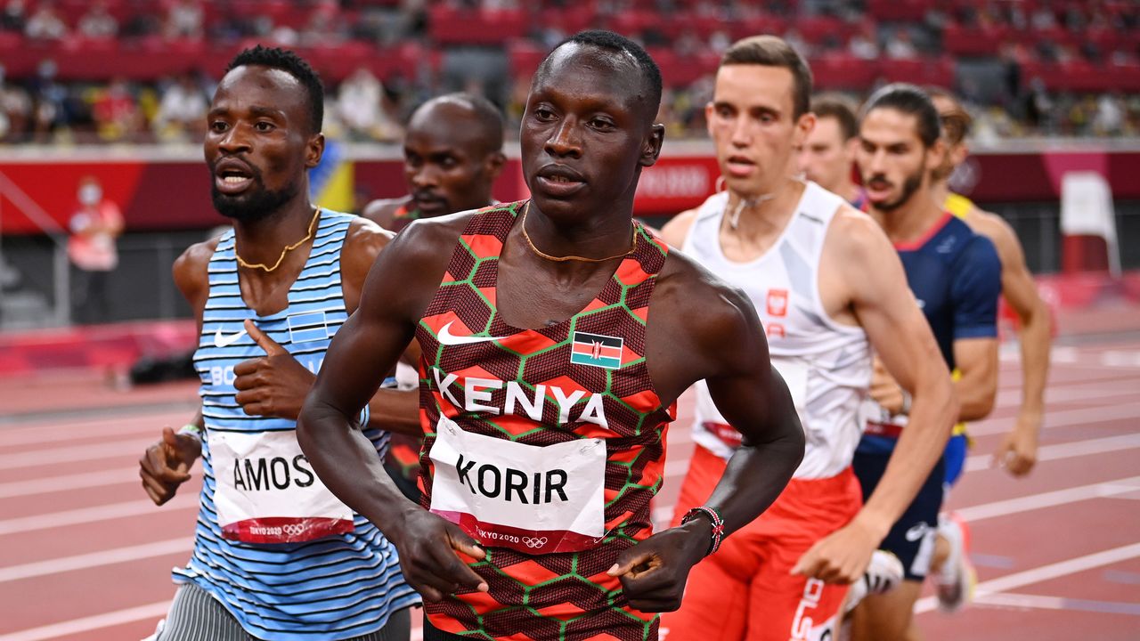 Ago 4, 2021. 
Foto del miércoles del keniano Emmanuel Kipkurui Korir, Nijel Amos de Botswana y el polaco Patryk Dobek en la final de los 800 mts libres. 
REUTERS/Dylan Martinez
