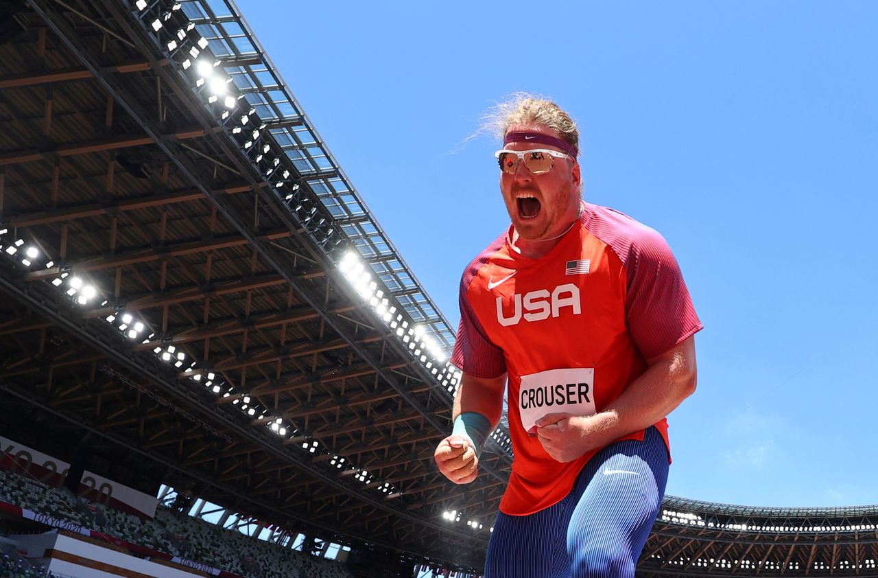 Ryan Crouser, de Estados Unidos, celebra tras su lanzamiento en el Estadio Olímpico, Tokio, Japón, el 5 de agosto de 2021. REUTERS/Kai Pfaffenbach