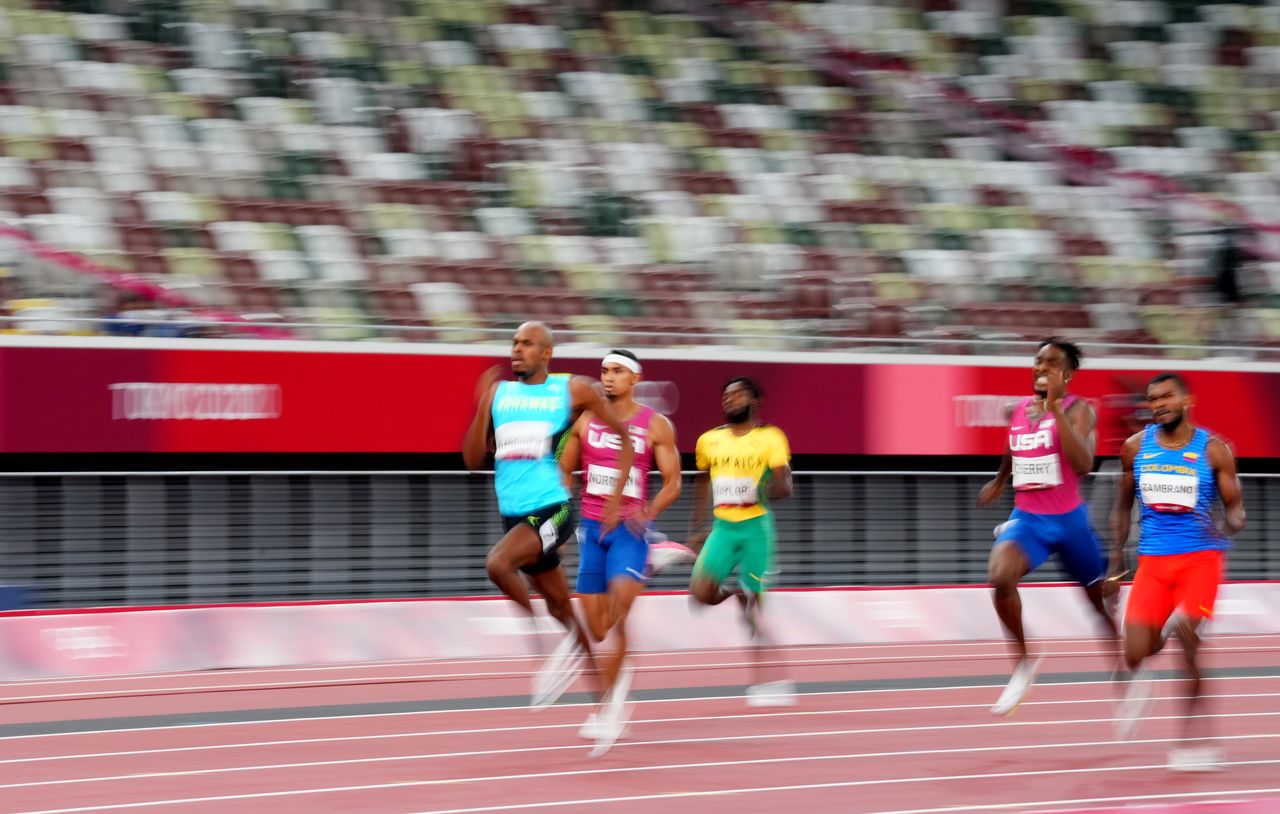 Ago 5, 2021. 
Foto del jueves de Steven Gardiner de Bahamas en su triunfo en los 400 mts planos. 
REUTERS/Aleksandra Szmigiel