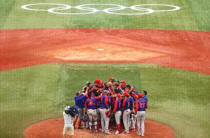 Ago 7, 2021.
Foto del sábado de los jugadores de República Dominicana celebratando el bronce en el béisbol de los Juegos de Tokio. 

REUTERS/Jorge Silva