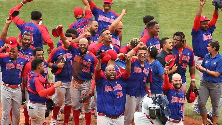 Ago 7, 2021.
Foto del sábado de los jugadores de República Dominicana celebratando el bronce en el béisbol de los Juegos de Tokio. 
REUTERS/Jorge Silva