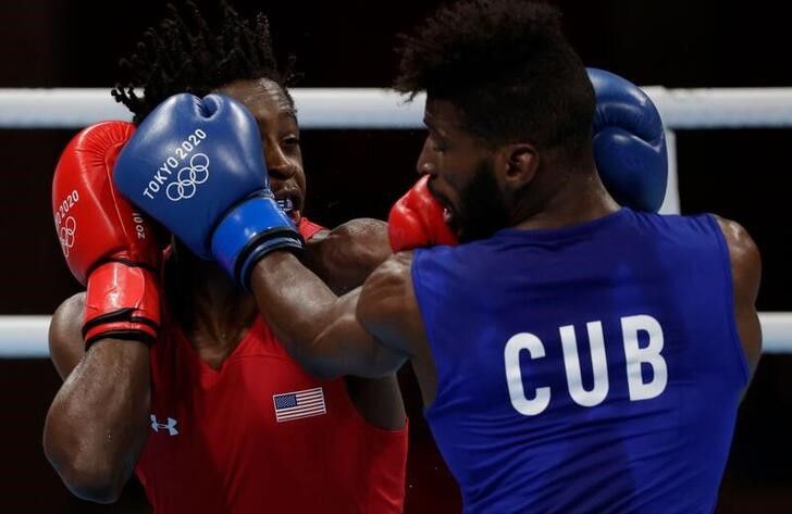Ago 8, 2021. 
Foto del domingo del boxeador cubano Andy Cruz en la final olímpica ante Keyshawn Davis de EEUU. 
REUTERS/Ueslei Marcelino