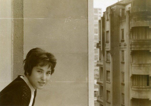 En 1959 emigró a Brasil. La fotografía es de cuando vivía en el piso 609 de la calle Guaianases, en São Paulo. (Fotografía: Kadono Eiko Office).