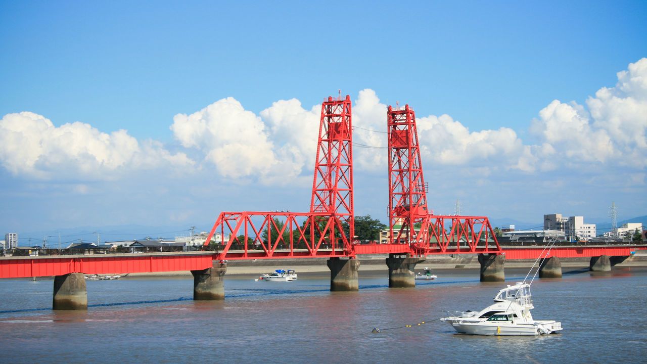 Le pont Chikugo, d’une longueur totale de 507 mètres