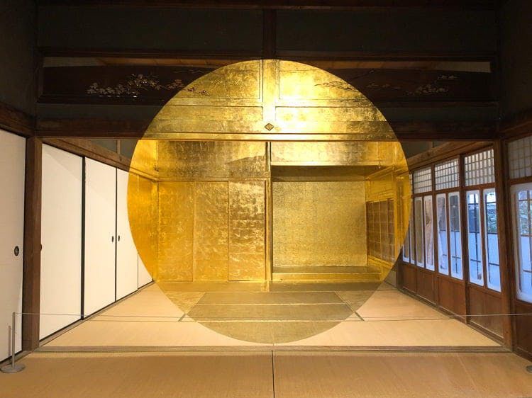 Installation à la feuille d'or SHODOSHIMA 2018 © ️Georges Rousse