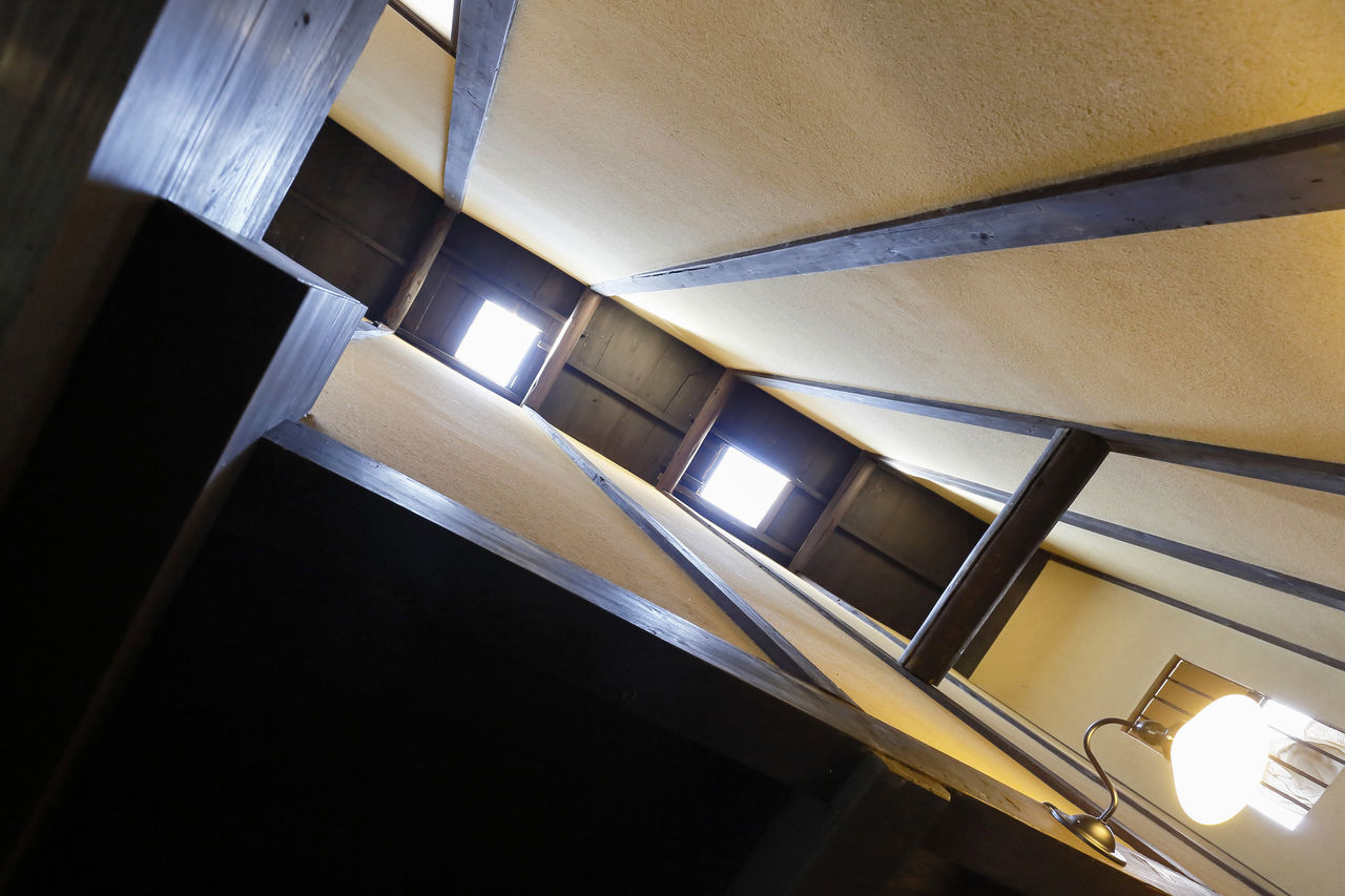 La lucarne tenmado : à la fois une source de lumière et un moyen de faire baisser la température à l’intérieur de la maison.