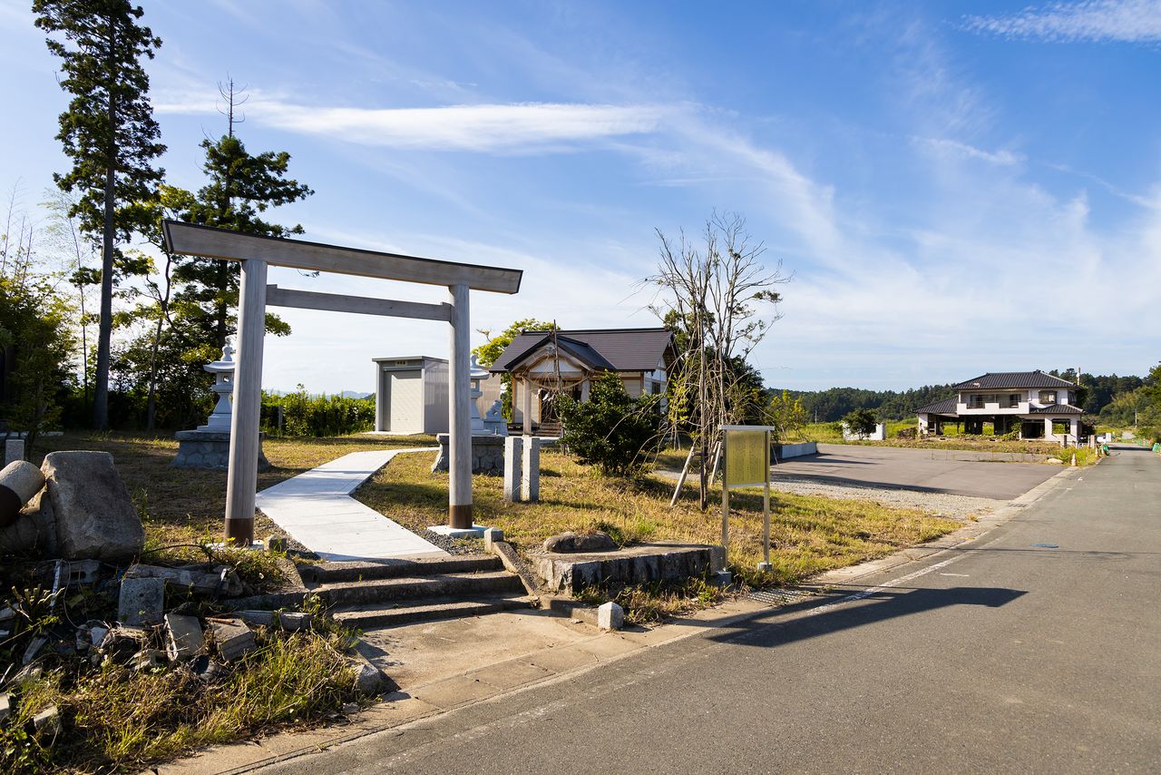 Les ruines du quartier résidentiel de Nakano sont un témoignage de l’ampleur du tsunami. La seule structure reconstruite, au centre, est le sanctuaire de Nakano Hachiman.