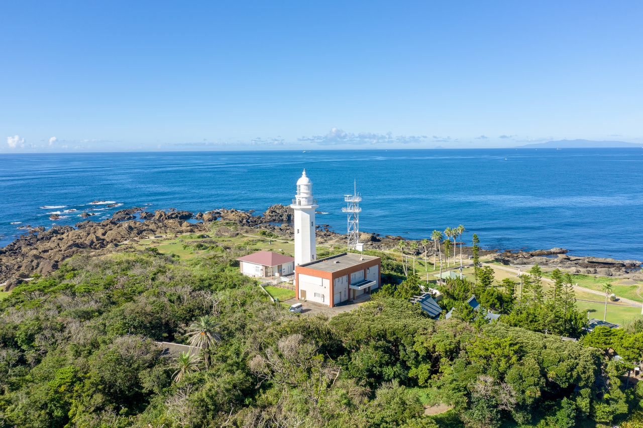 Le phare du cap Nojima se trouve à la pointe sud de la péninsule de Bôsô. (© Pixta)
