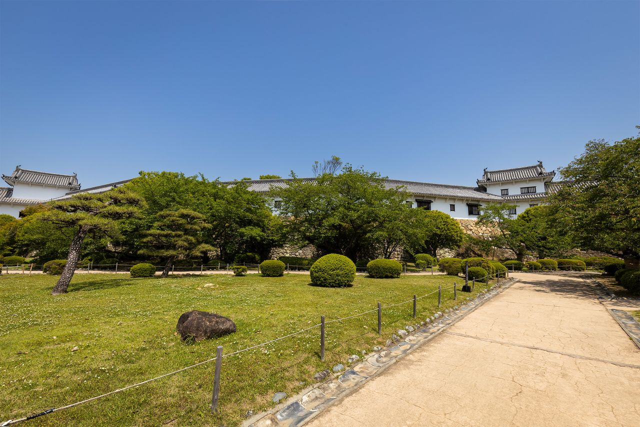 Le site à l’intérieur de la baie ouest où la résidence de Honda Tadatoki et sa fiancée Senhime, petite fille de Tokugawa Ieyasu, se sont autrefois tenues.