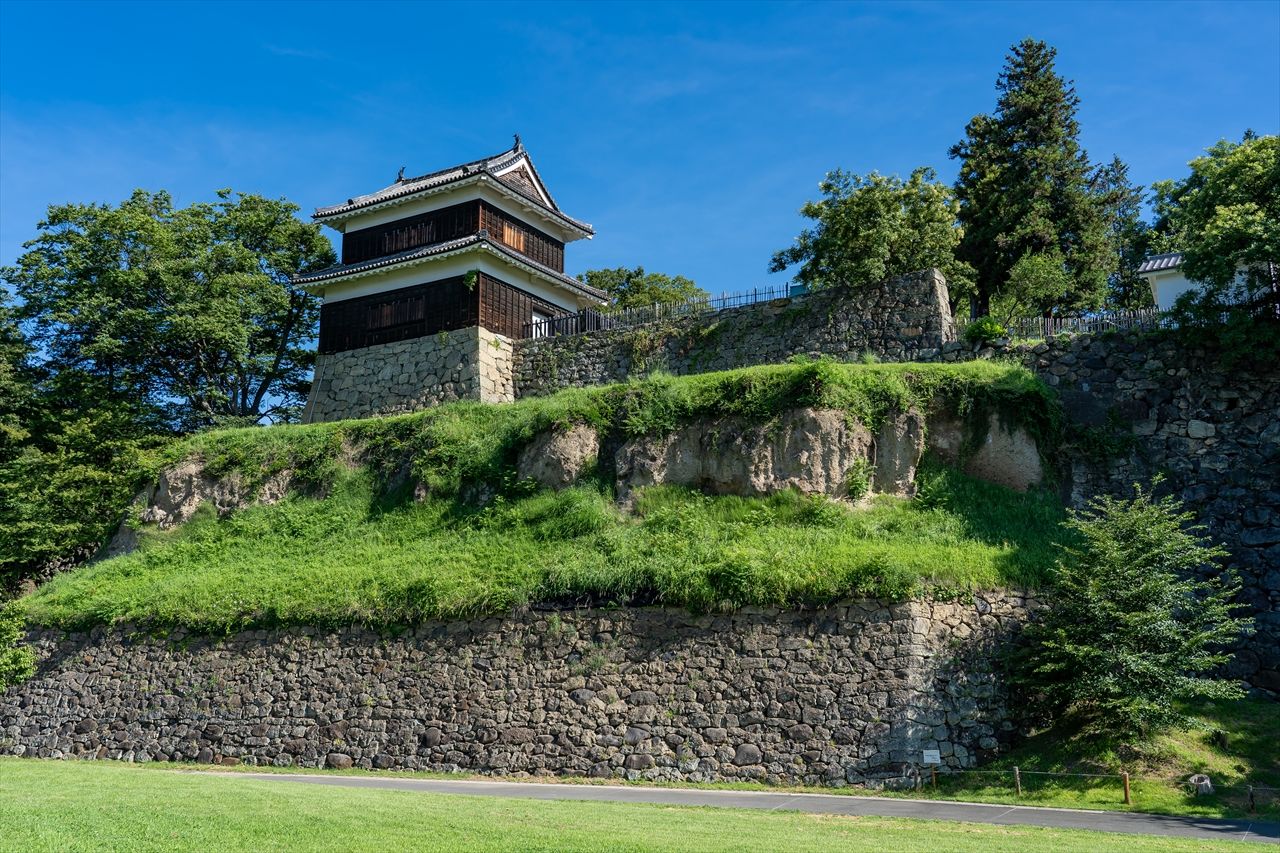 La tour de guet ouest (Pixta)