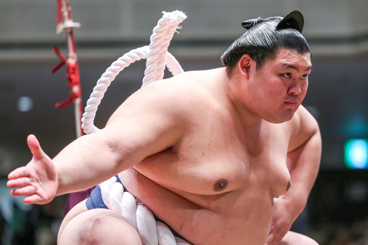 Le lutteur Ônosato, de rang yokozuna, lors du premier tournoi de l'année, le 16janvier 2026. (© Jiji)