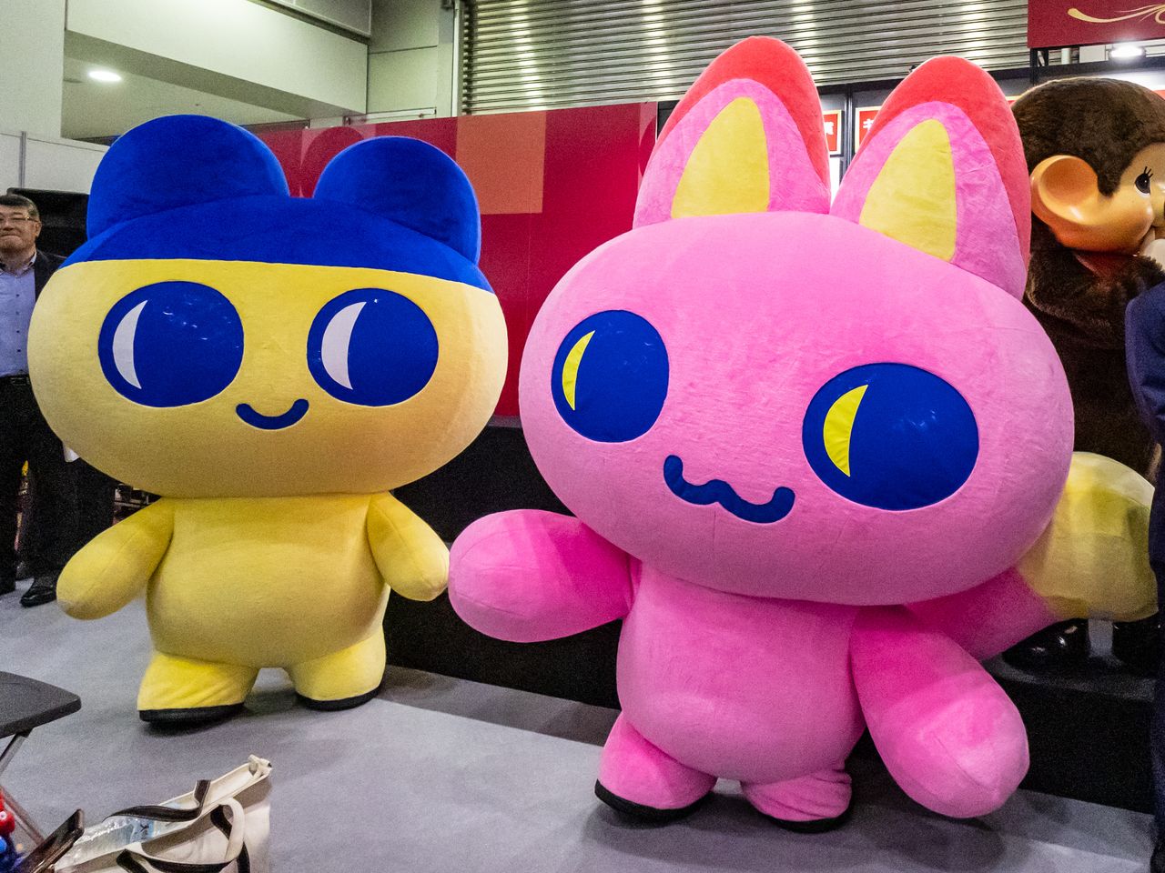 La mascotte principale, Mametchi, et son nouveau compagnon, Myâtochi
