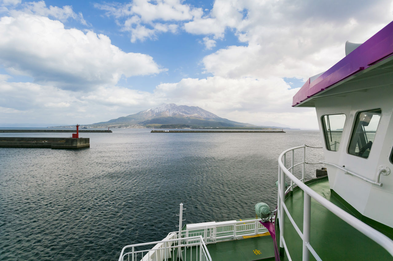  Le ferry partant du port de Kagoshima pour le trajet de 15 minutes menant à Sakurajima. 