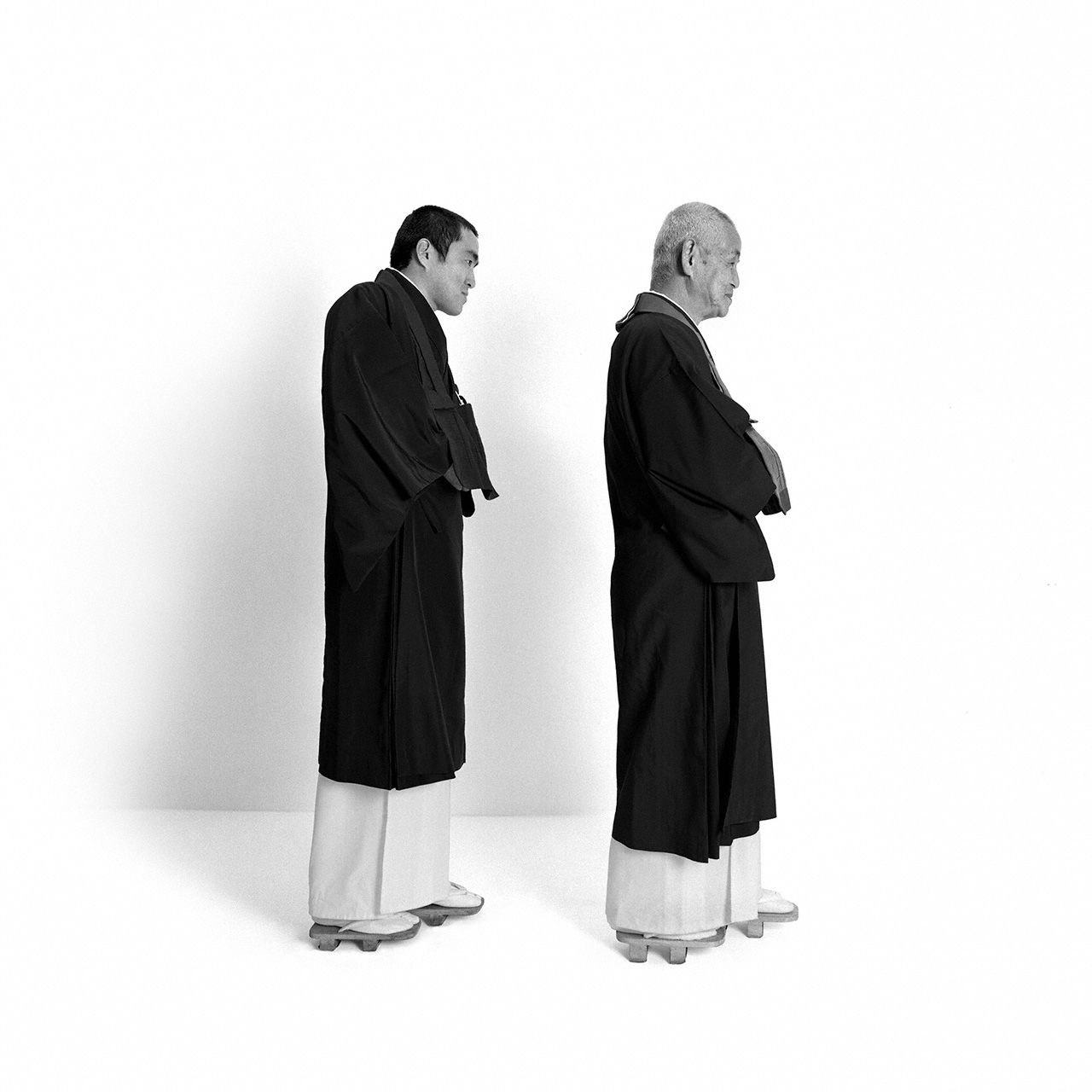 Parent : Kagenaka Taijun, moine bouddhiste. Enfant : Kagenaka Akira, moine bouddhiste.